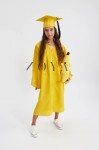 Абсолвентска тога за тийнейджъри в наситен жълт цвят